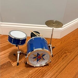 American Girl - Logan’s Rythmic Drum Set